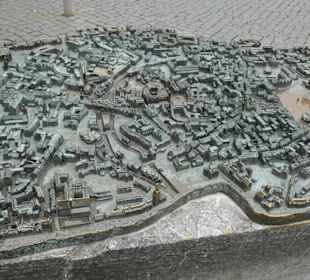 Erfurt: Altstadt-Tastmodell mit Blindenschrift