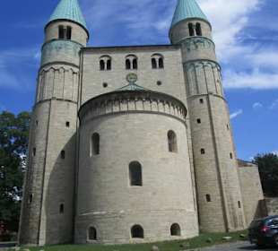  Stiftskirche Sankt Cyriakus