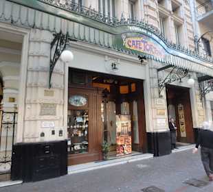 Eingangsfront des Cafés