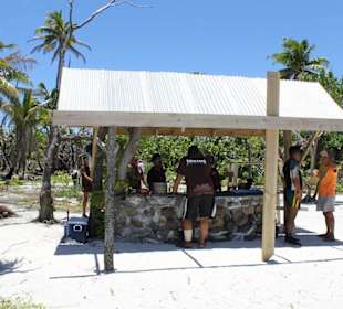 Lunch @ Maina Island
