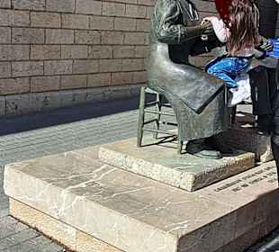 Schuhmacher Statue in Inca