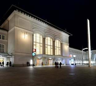 Salzburg Hauptbahnhof 2 Minuten vom Wyndham Grand Hotel Salz