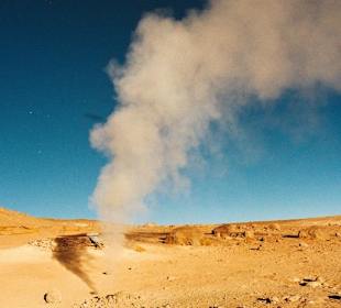 Geyser in Salar de Uyuni-Bolivia