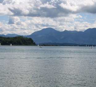 See mit Bergpanorama