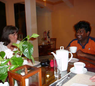 Mit Gästen im Hotel Bentota Village