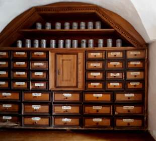 Apothekerschrank