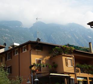 Rückblick auf die Bergkulisse 