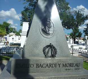 Grab der Familie Bacardy