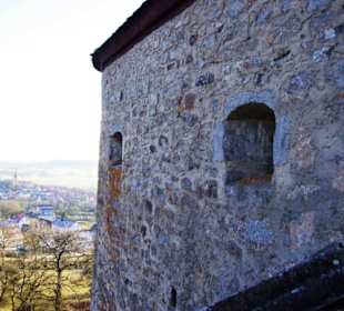 Innere Burgmauer entlang