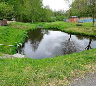 Auslaufkanal hinter dem Staudamm