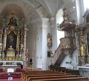 Kirche St. Michael im Ortszentrum von Inzell