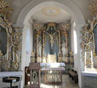 In der Heilig-Kreuz-Kapelle in Hofheim in Ufr.