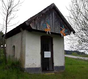 Schlichte Kapelle neben dem Engelweg