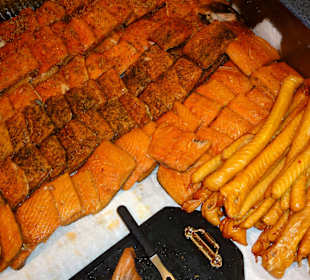 Räucherfisch-Auswahl in Fiedlers Fischmarkt