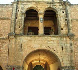 Eingang ins Kloster Arkadi