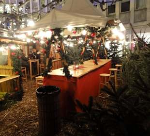 Spaziergang über den Märchenweihnachtsmarkt