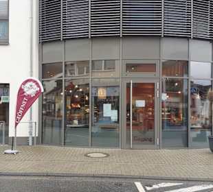 Eingang, Neuwiederstr. 32