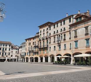 Bei der Piazza Libertà, dem Platz der Freiheit