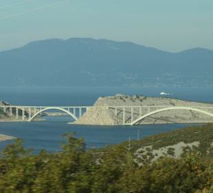 Die Krk-Brücke, ca. 20 km südlich von Rijeka