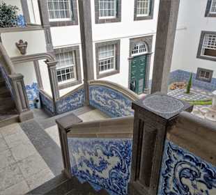 Treppenaufgänge im Rathaus-Innenhof