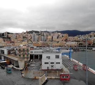 Hafen an einem trüben Novembertag