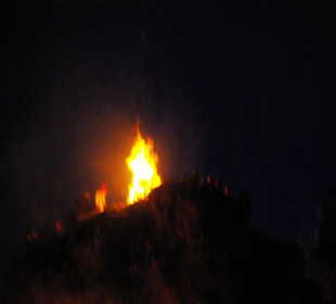 Das Hauptfeuer am Berg