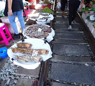 Im Railway Markt von Meaklong