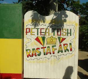 Eingang zum Grab von Peter Tosh