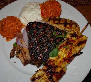 Gemischter Grillteller im Santorini