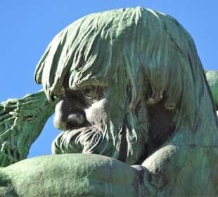 Ansichten des Stuhlmannbrunnens in Altona