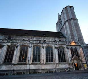 Außenansicht vom Burgplatz