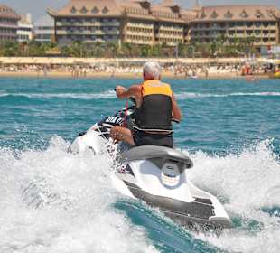 Jetski am Hotelstrand
