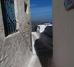 In den Straßen des Bergdorfs Nikia