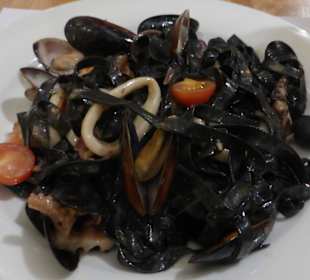 Restaurant Oliva: Tagliatelle nero di seppia - sehr gut
