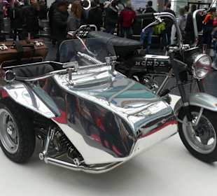 Honda Dax mit Beiwagen