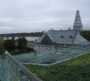 Ogród Biblioteki Uniwersytetu Warszawskiego
