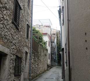 Bei einem Altstadtbummel durch Novi Vinodolski