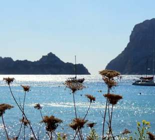 Blick von Cala d'Hort auf Es Vedra und Es Vedranel
