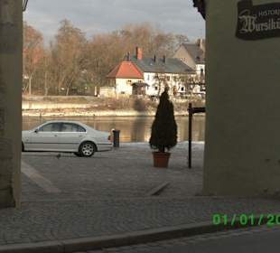 liegt direkt an der Donau