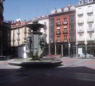 Plaza Fuente Dorada