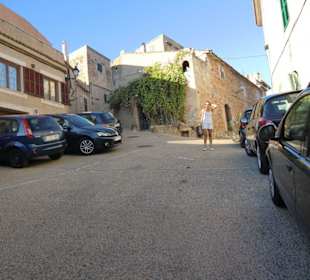 Parkplatz vor der Burg