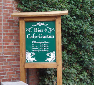 Hinweisschild Biergarten