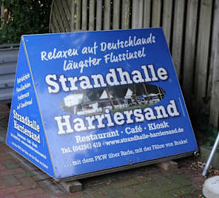 Der Aufsteller der Strandhalle auf Harriersand