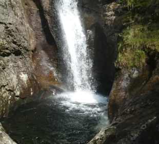 Wasserfall-Tour: beim Hochfall-Wasserfall