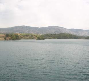 Fahrt über einen See zum Mittagessen