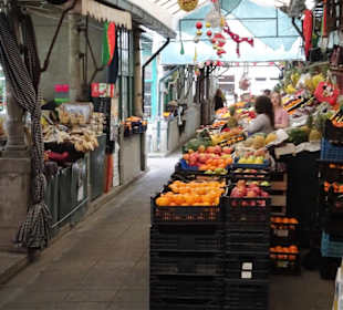 Das Warenangebot der Mercado do Bolhão 
