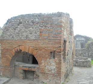 A to piekarnia i piec - Pompeje