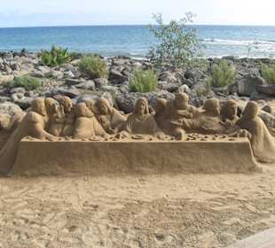 Das Kunstwerk im Sand