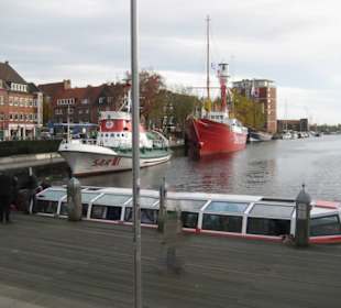 Hafen Emden - Seenot-Rettungskreuzer