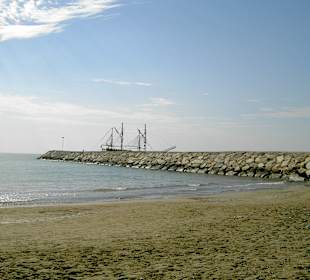 Hafenanlage mit Meerblick